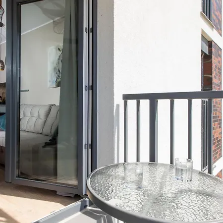 Polwysep Dziwnow, Sun & Snow *