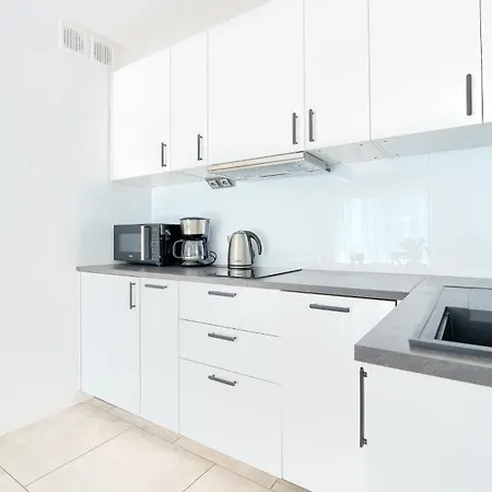 Polwysep Dziwnow, Sun & Snow *