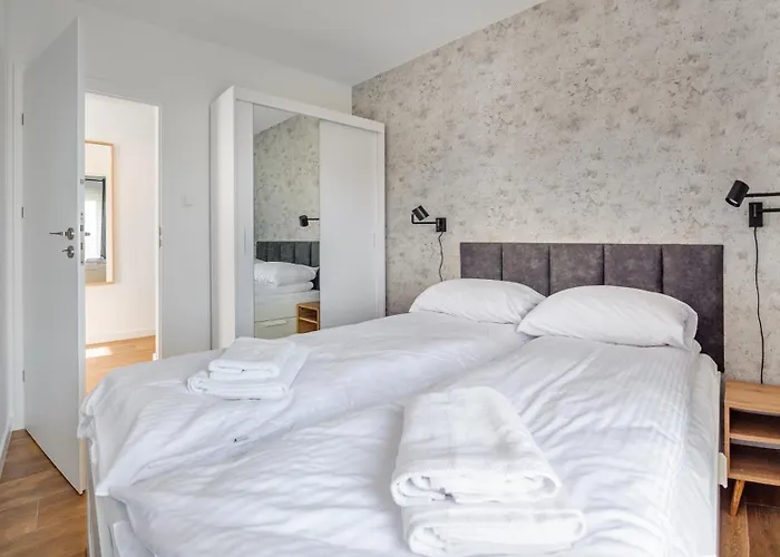 Polwysep Dziwnow, Sun & Snow