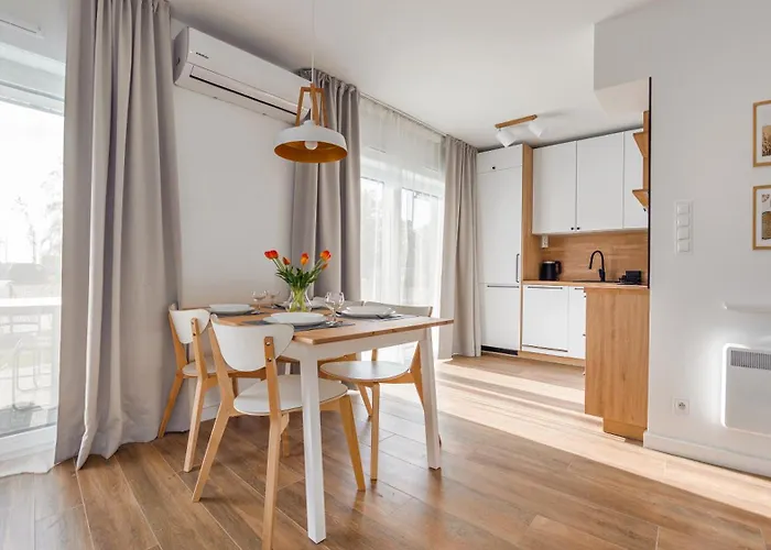 Polwysep Dziwnow, Sun & Snow *